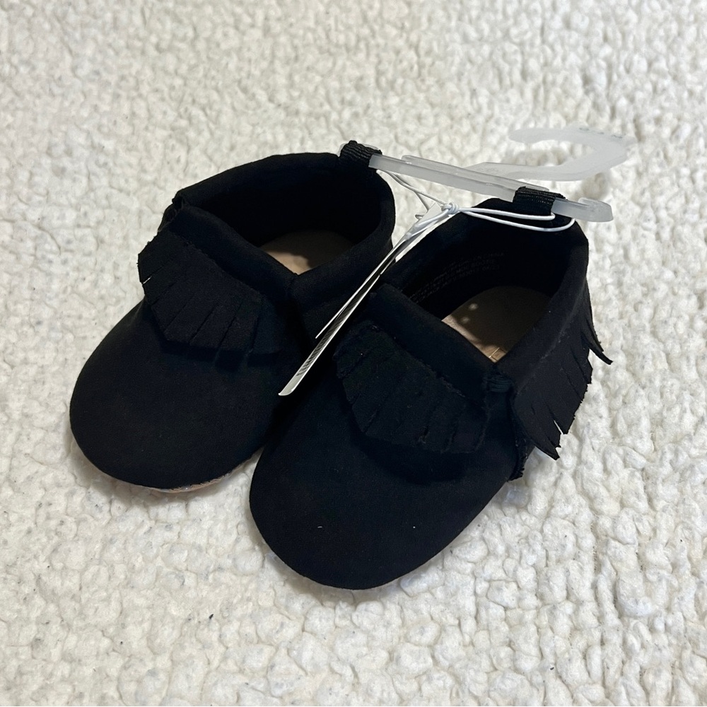 NWT Old Navy Black Mocassins Size 0-3 Months
